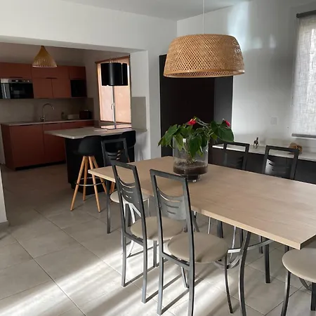 Apartament Cosy Nîmes